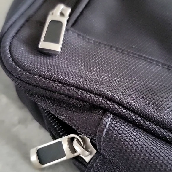 Eddie Bauer Men's Luggage Hanging Toiletry Bag Black BRAND NEW - Picture 5 of 11